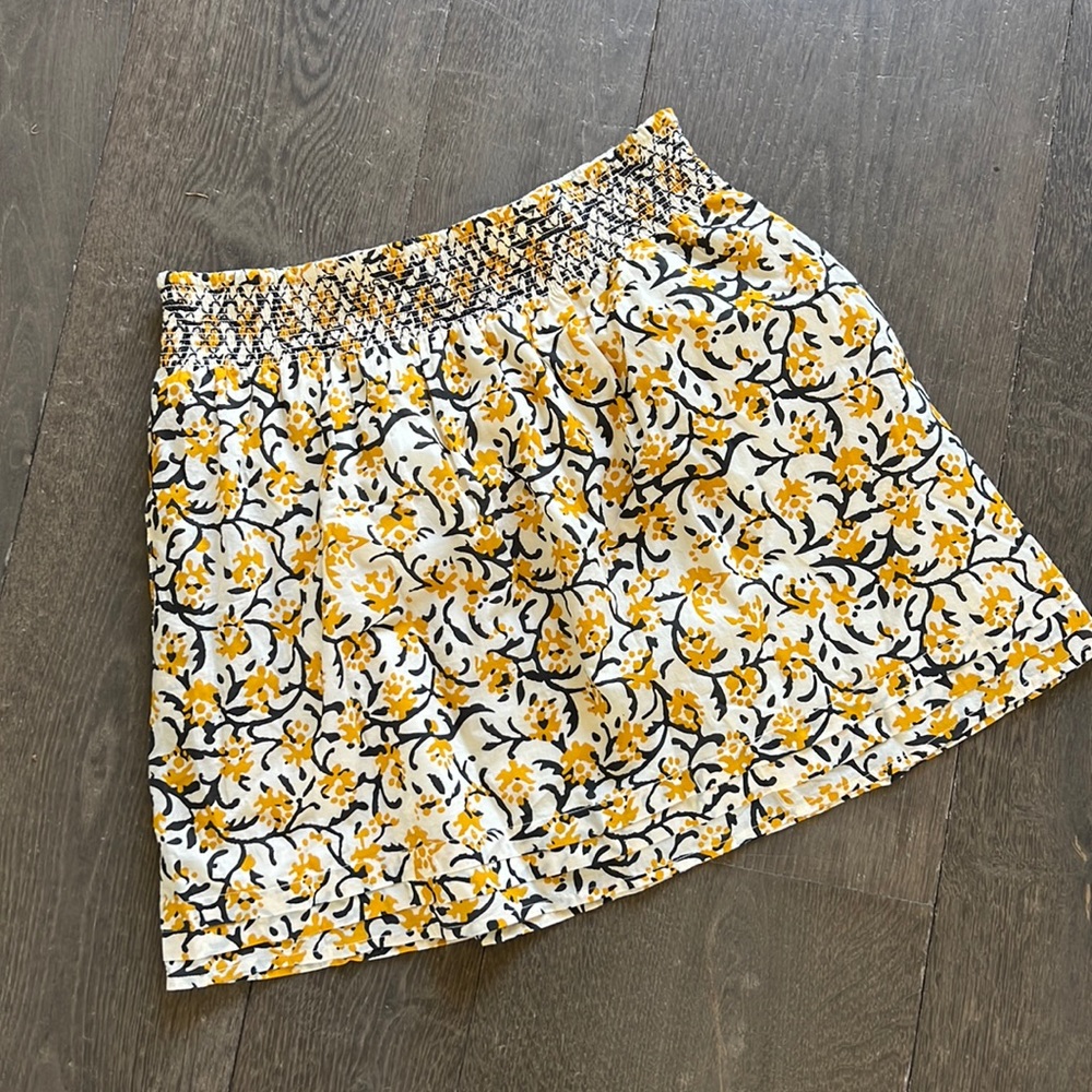 Lilly P skirt NEW size large 💛